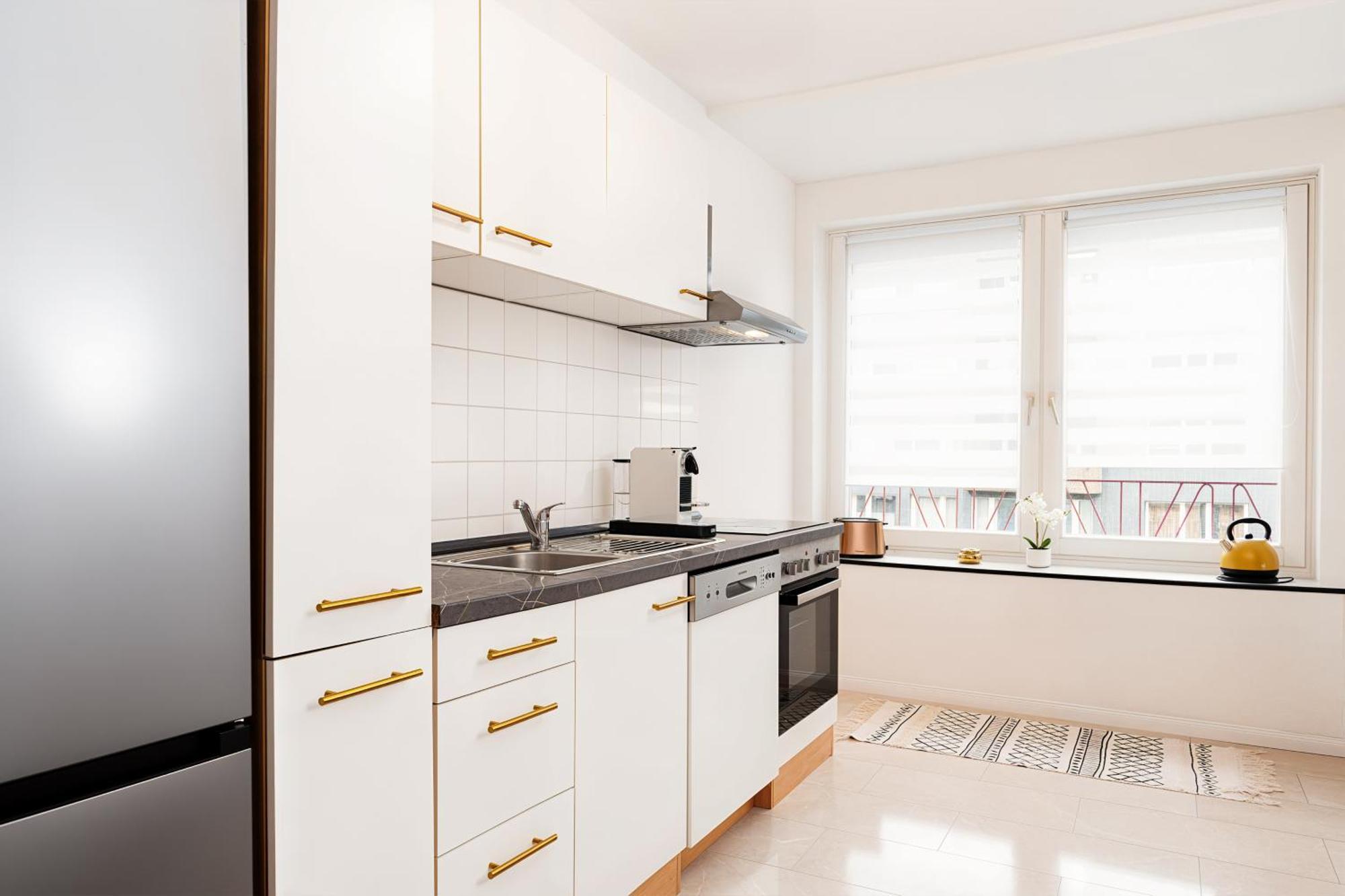 Smart Home - Essen - Perfect For 5 Guests! Central - Balcony - Netflix - Free Parking Zone Kültér fotó